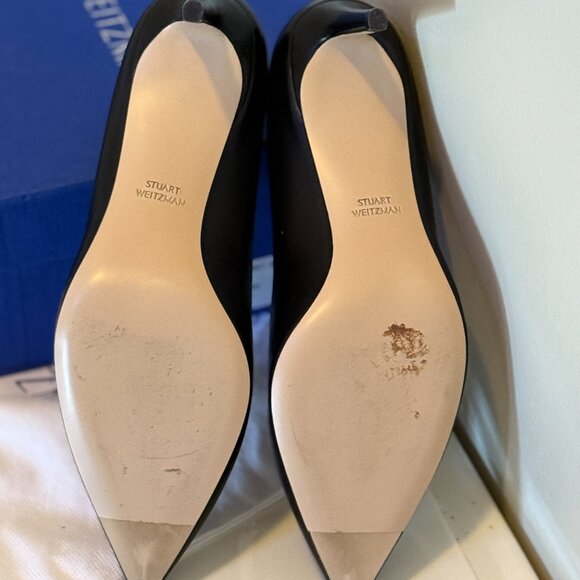 Stuart Weitzman Black Leather Pump - Size 7.5 - Picture 3 of 3